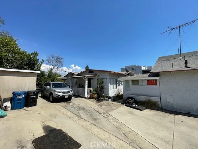 1319 Hollister Street, San Fernando, California 91340 home-pic-2